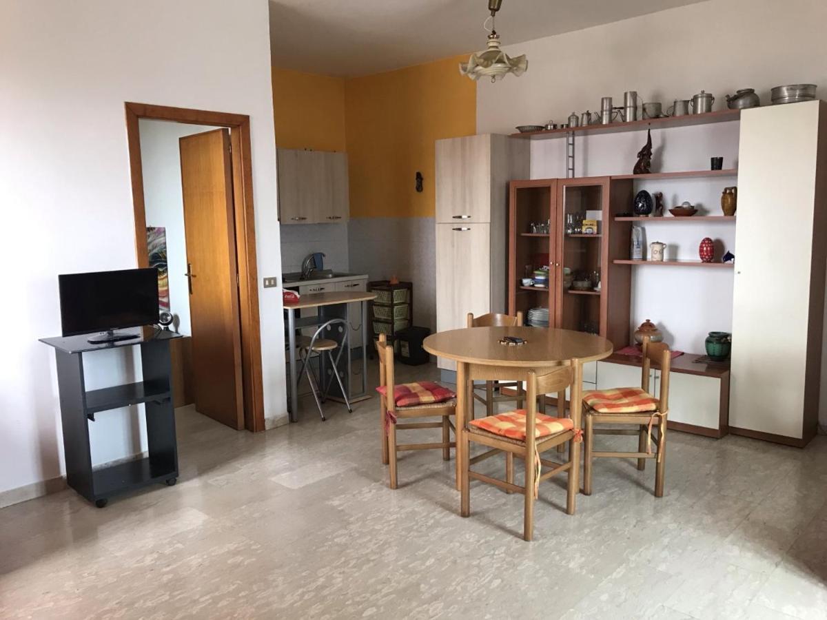 90ss Apartament Appartement Reggio di Calabria Buitenkant foto